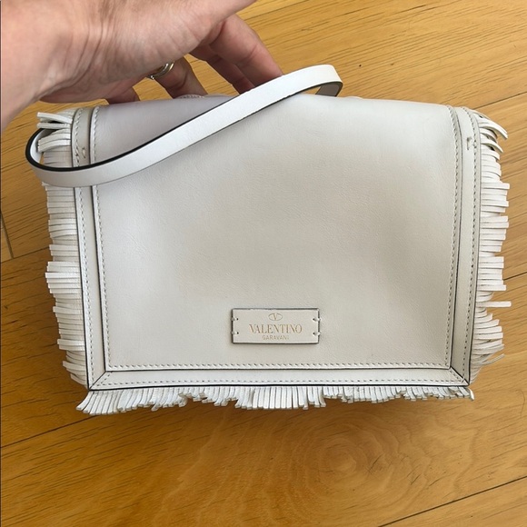 VALENTINO GARAVANI The Rope White Fringe Leather Shoulder Bag - Picture 2 of 10